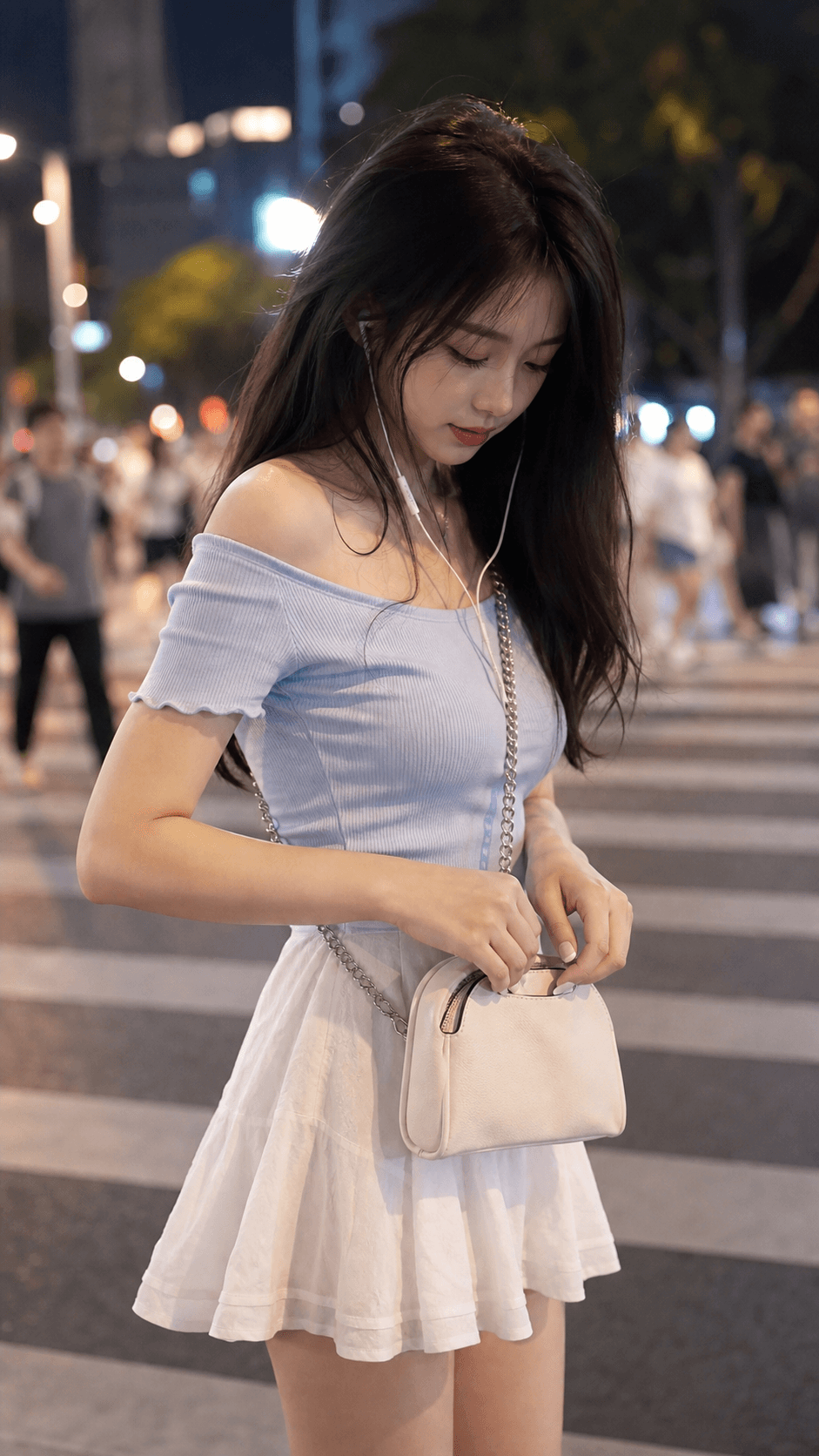 人民广场迎面走来